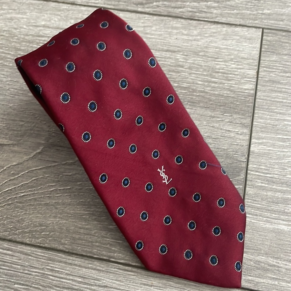 Authentic vintage 100% Silk YSL - Yves Saint Laurent neck tie.